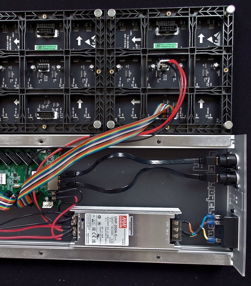Connecting the data and power cables to the LED first module