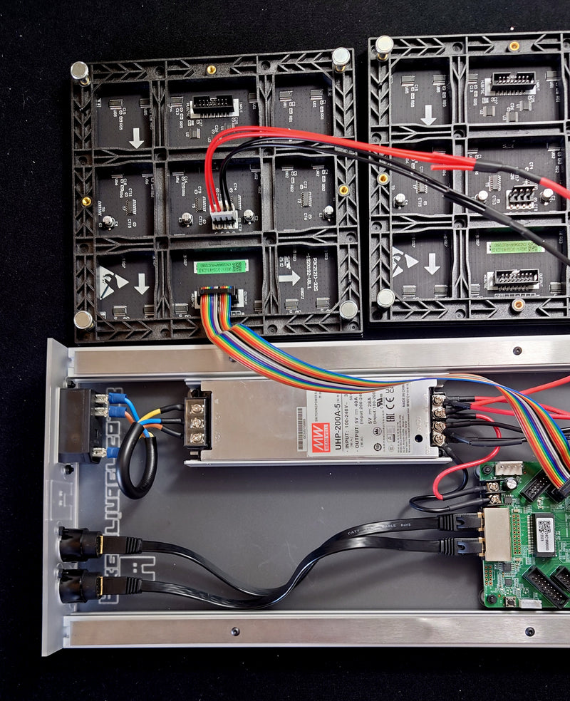 Connecting the data and power cables to the LED first module